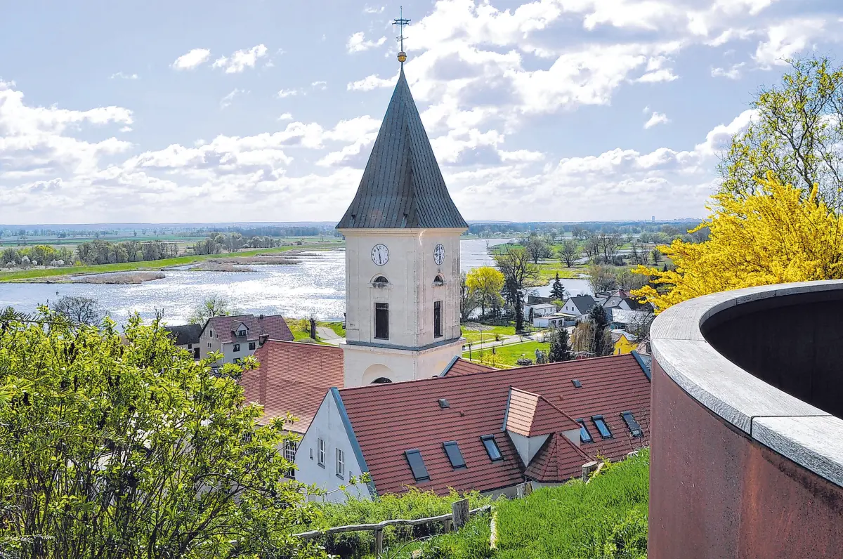 Lebus, das reizvolle Städtchen an der Oder, wird 800 Jahre alt. Bis zur Gründung von Frankfurt (Oder) im Jahr 1253 galt Lebus als unbestrittener Mittelpunkt der gleichnamigen Landschaft Land Lebus