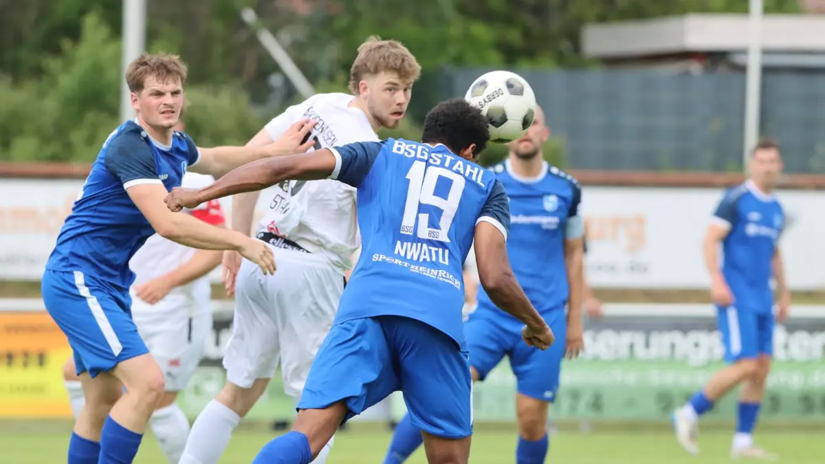 TuS gegen Stahl Brandenburg