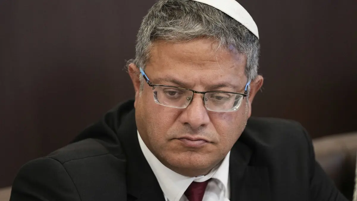 ARCHIV - 10.09.2023, Israel, Jerusalem: Itamar Ben-Gvir, Minister für nationale Sicherheit von Israel, nimmt an der wöchentlichen Kabinettssitzung teil. (zu dpa: «Israels Polizeiminister empört wieder mit Tempelberg-Besuch») Foto: Ohad Zwigenberg/AP Pool/dpa +++ dpa-Bildfunk +++