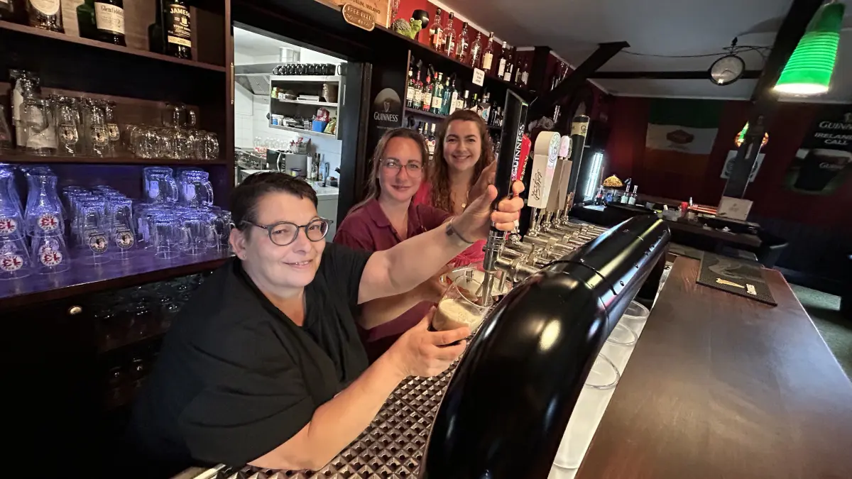 Das Team vom Irish Pub in Neuruppin lädt zum Public Viewing der deutschen WM-Spiele. Ebenso der MSV. Auch in Wittstock, Rheinsberg und Kyritz wird etwas geboten.