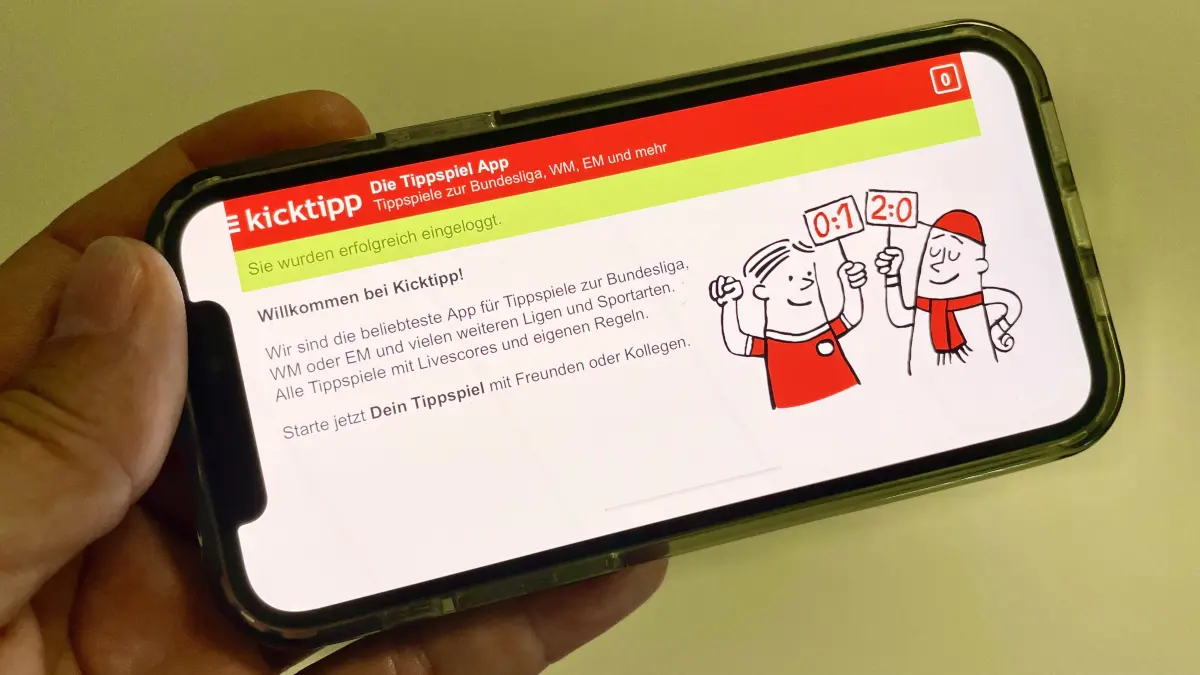 Das Laden der Kicktipp-App und die Anmeldung sind kinderleicht – und kostenlos. Danach entscheidet das Glück und das Fußballwissen.