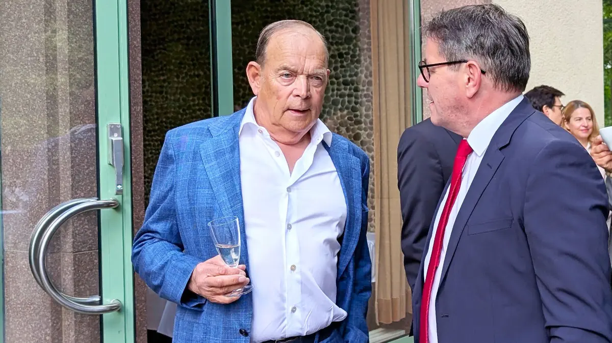 Kurt-Josef Michels mit Bürgermeister André Stahl
