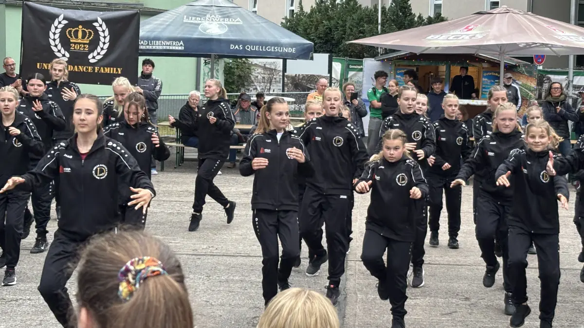 Sommerfest in Finow: Auftritt der United Dance Company.