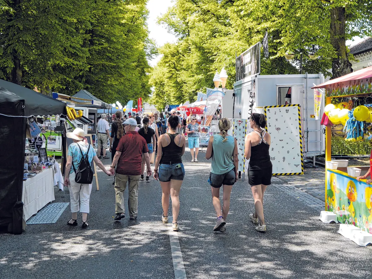 Viele bunte Stände laden am 20. Juni in Panketal zum Schlendern ein.