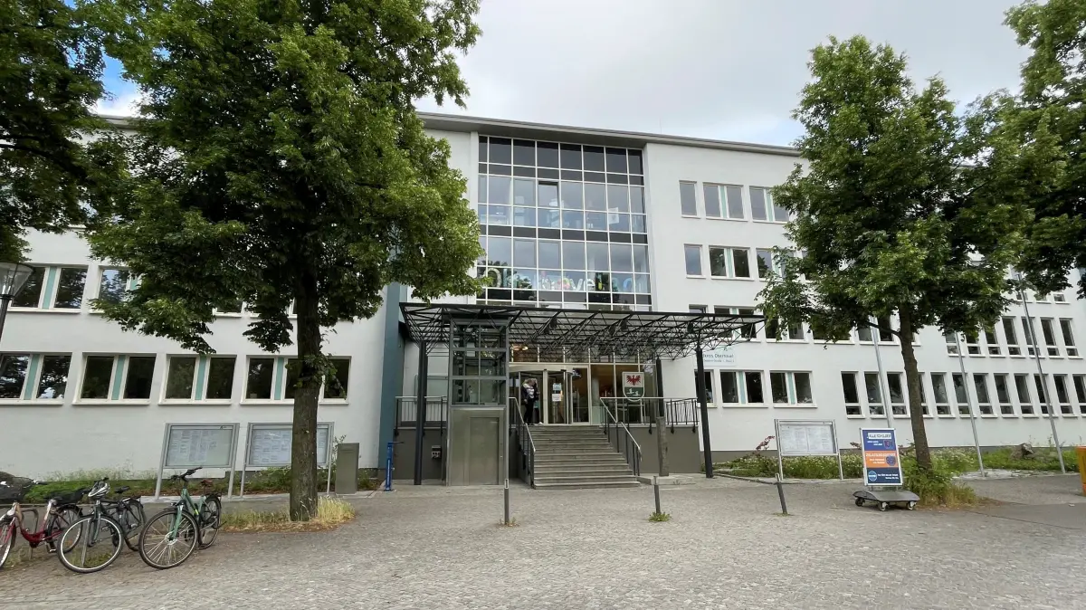 Sitz der Kreisverwaltung Oberhavel in Oranienburg, Adolf-Dechert-Straße, Verwaltung Verwaltungssitz von Landrat Tönnies