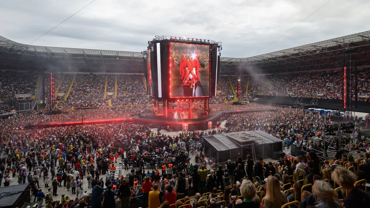 Herzstück von Helene Fischers "360 Grad Tour" ist keine gigantische Bühne (hier zu sehen im Rudolf-Harbig-Stadion in Dresden).