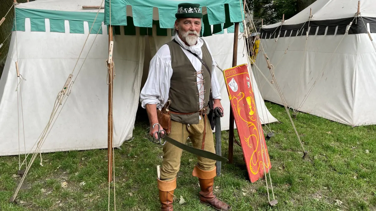 Bernd Eccarius Otto auf der Homebase der Briganten auf dem Hussitenfest in Bernau
