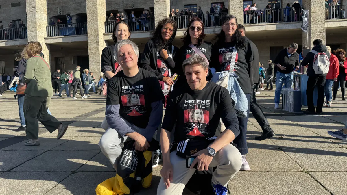 In Spandau hat Helene Fischer sogar Ultras: Melissa (v.l.), Christopher, Ela, Natascha, Lars und Marina beim Konzert im Olympiastadion Berlin.