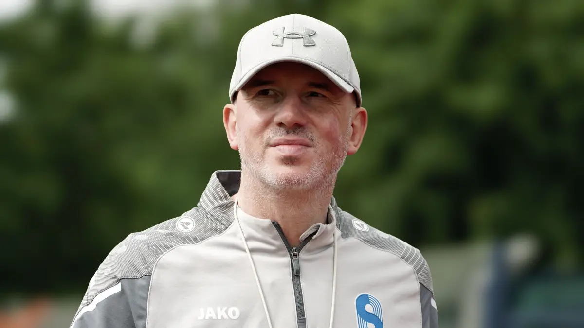 Fussball : Brandenburg an der Havel Stadion, Fussball Brandenburgliga Punktspiel, Stahl Brandenburg - 1. FC Frankfurt , Trainer Robert Pocrnic
FOTO BENK 13.06.2026