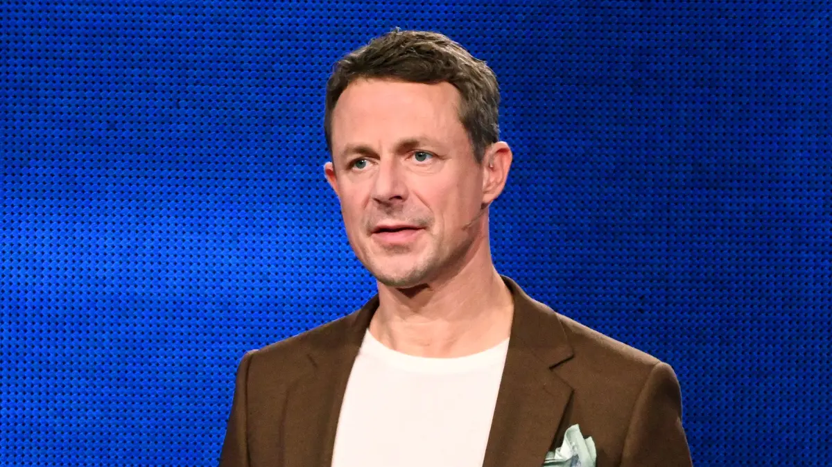 Alexander Bommes moderiert die beliebte ARD-Quizshow "Gefragt - Gejagt".