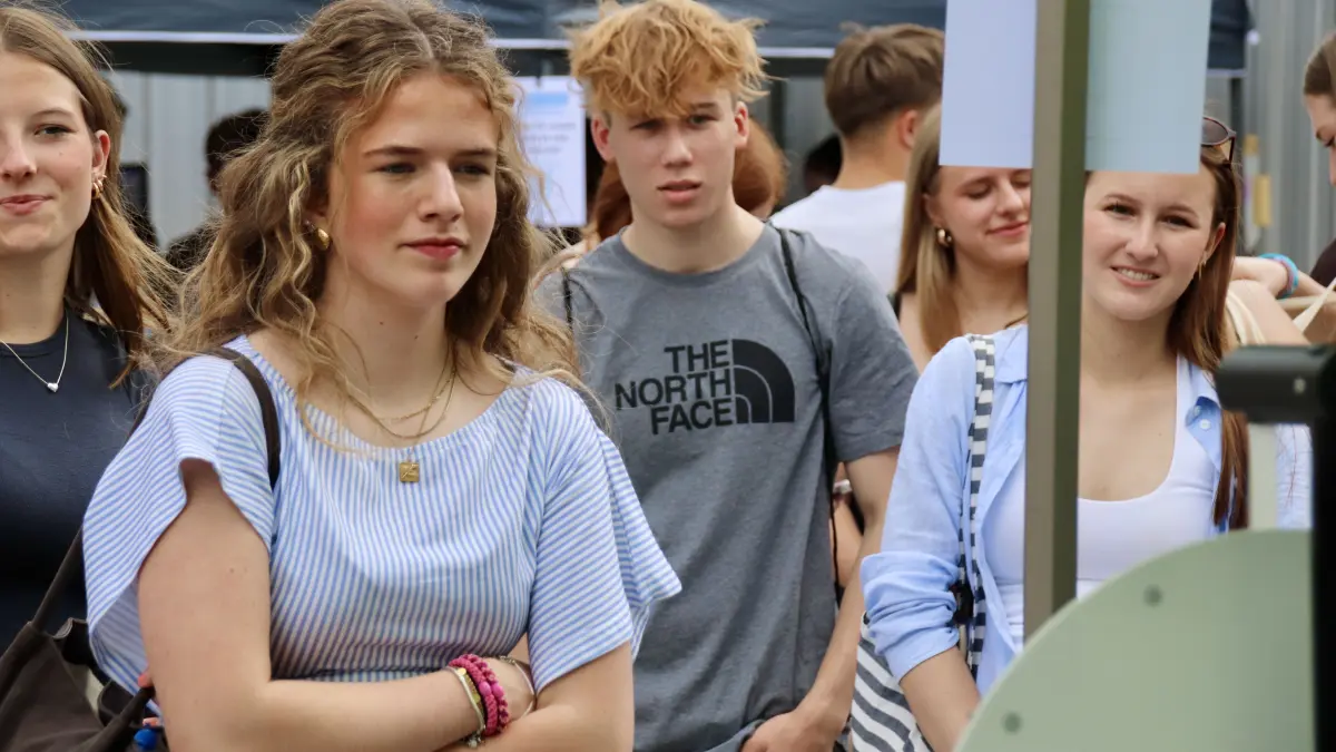 Am Glücksrad beim Newscamp in Frankfurt (Oder).
