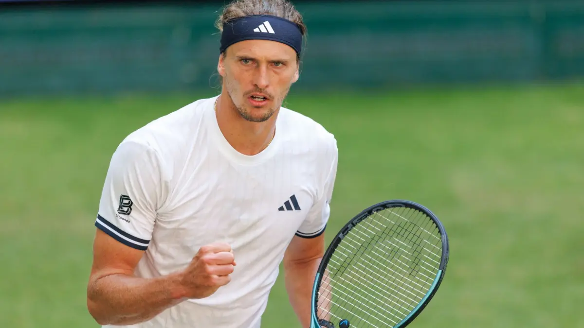 Tennis: ATP-Tour - Halle/Westfalen: 18.06.2026, Nordrhein-Westfalen, Halle (Westfalen): Tennis: ATP-Tour - Halle/Westfalen, Einzel, Männer, Achtelfinale. Zverev (Deutschland) - Hanfmann (Deutschland). Alexander Zverev ballt die Faust nach seinem Sieg. Foto: Friso Gentsch/dpa +++ dpa-Bildfunk +++