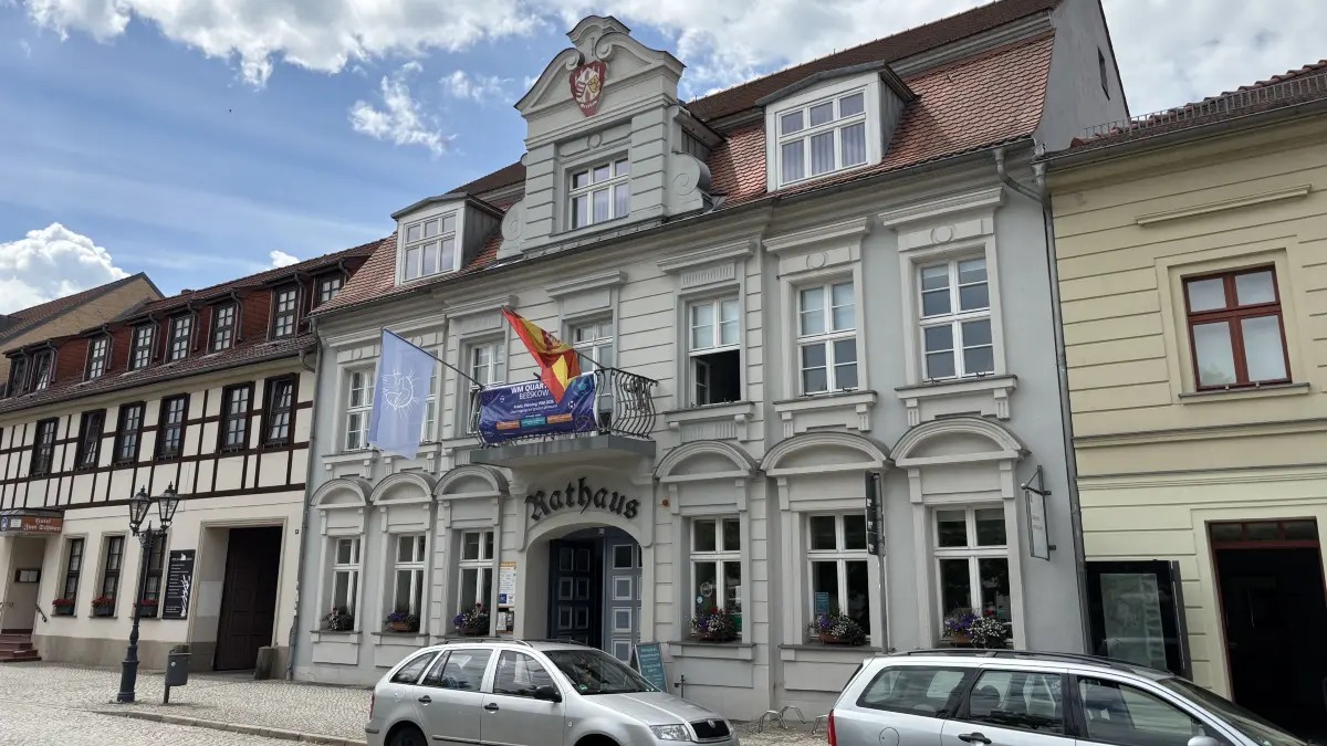 Die Führungsriege im Rathaus Beeskow (Oder-Spree) wird überraschend neu geordnet.