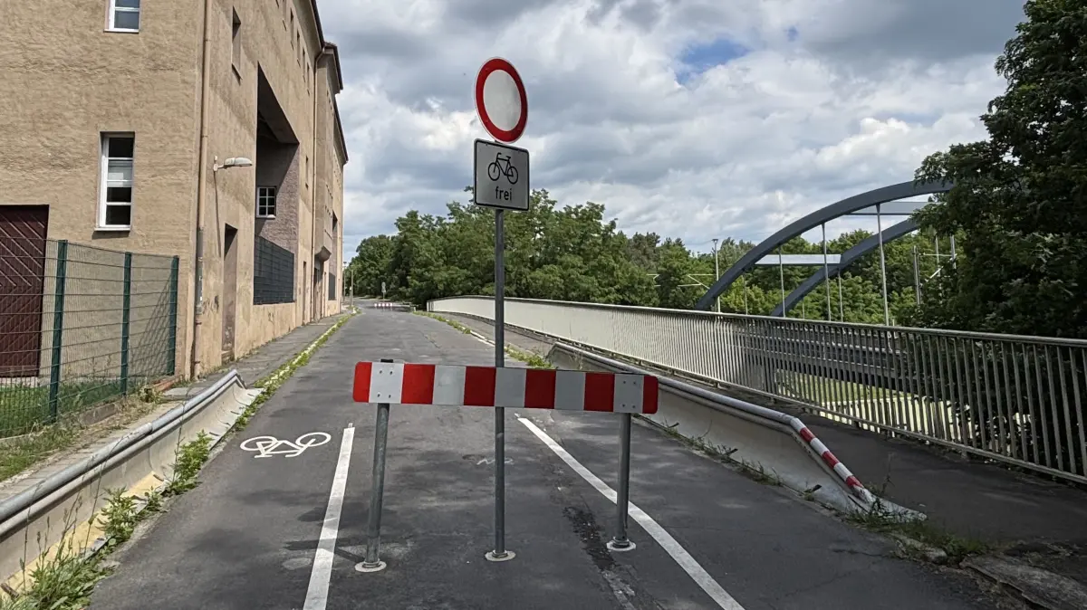 Seit fast drei Jahren ist die Brücke der L372 in Höhe der Zwillingsschachtschleuse in Eisenhüttenstadt gesperrt. Doch nun wird der Zeitplan für den erforderlichen Neubau konkreter.