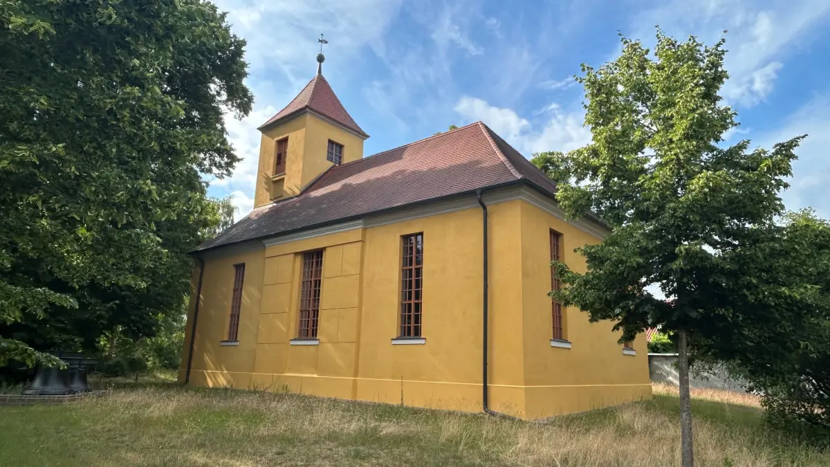 Axel Pahl kommt in die Wernsdorfer Kirche in Königs Wusterhausen. Dort spricht er über ein biografisches Buch zu seiner Person.