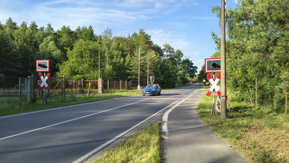 Der Bahnübergang der Industriebahn an der Angermünder Straße in der Nähe der Bäckerei Märkisch Edel. Wird es hier mehr Verkehr geben, wenn die neue B167 kommen sollte?