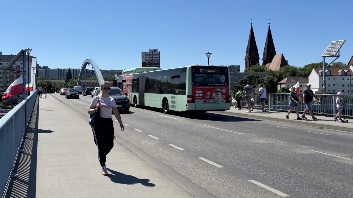 Was wird aus dem Bus 983 zwischen Frankfurt (Oder) und Slubice in Polen? Die Zukunft ist weiter ungewiss.