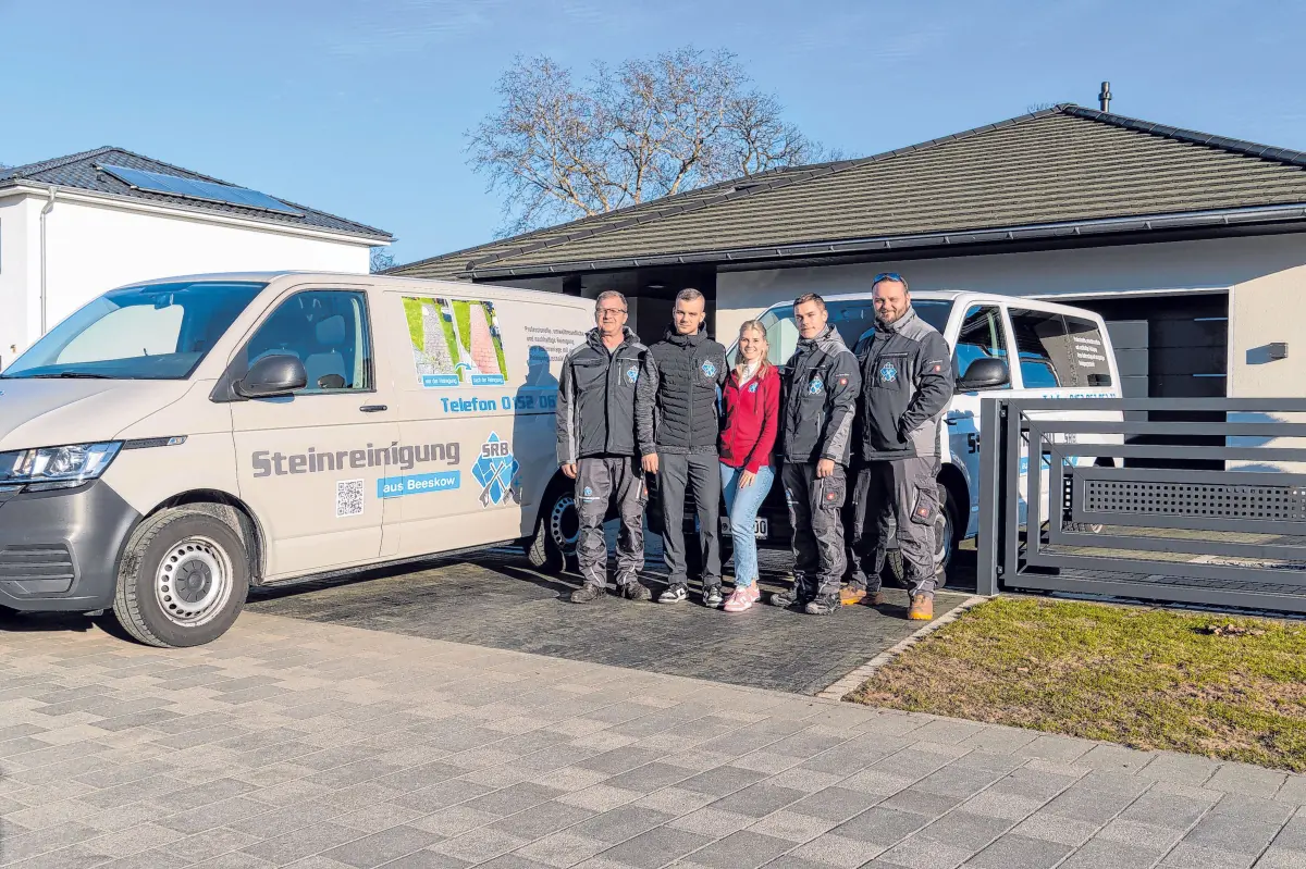 Geschäftsführer Patric Stabrowski (2.v.l.) und sein Team