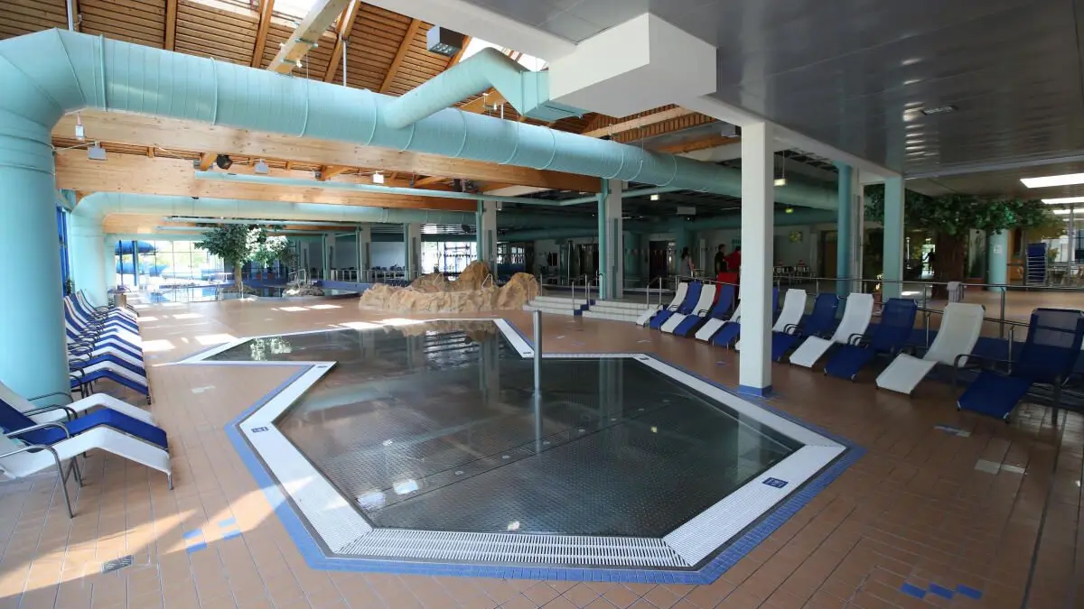 Schwimmbad für Eberswalde: Das Baff gehört zum Sportzentrum Westend, das an der Heegermühler Straße 69a zu finden ist und von den stadteigenen Technischen Werken betrieben wird.