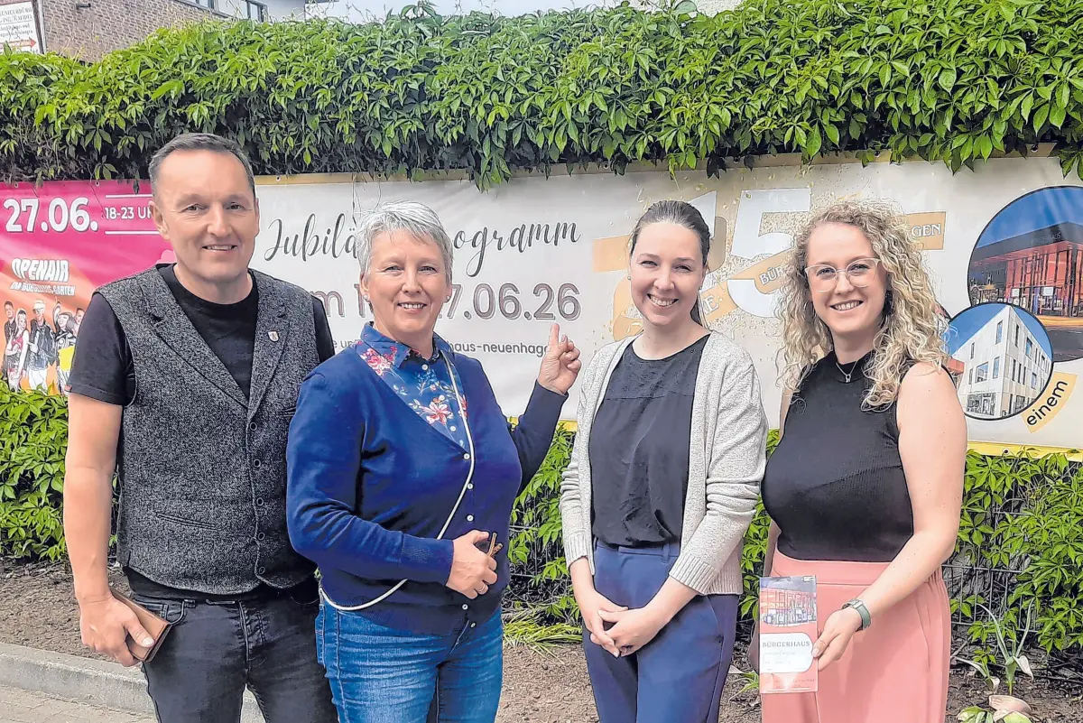 Ralf Lauckner (von links), Stefanie Reich, Jenny Lyson und Marleen Gresförder informieren über die Jubiläumsfestwoche, die am Freitag begann und bis einschließlich 27. Juni läuft.