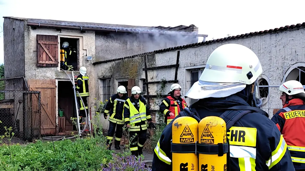Ein Blitzeinschlag war offenbar die Ursache für den Brand einer Scheune in Küstrin-Kietz.