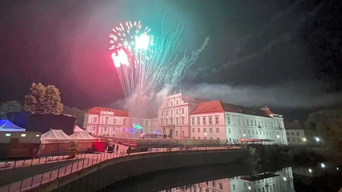 Das Feuerwerk brachte das Schloss zur Geltung - die Lasershow ging dabei etwas unter.