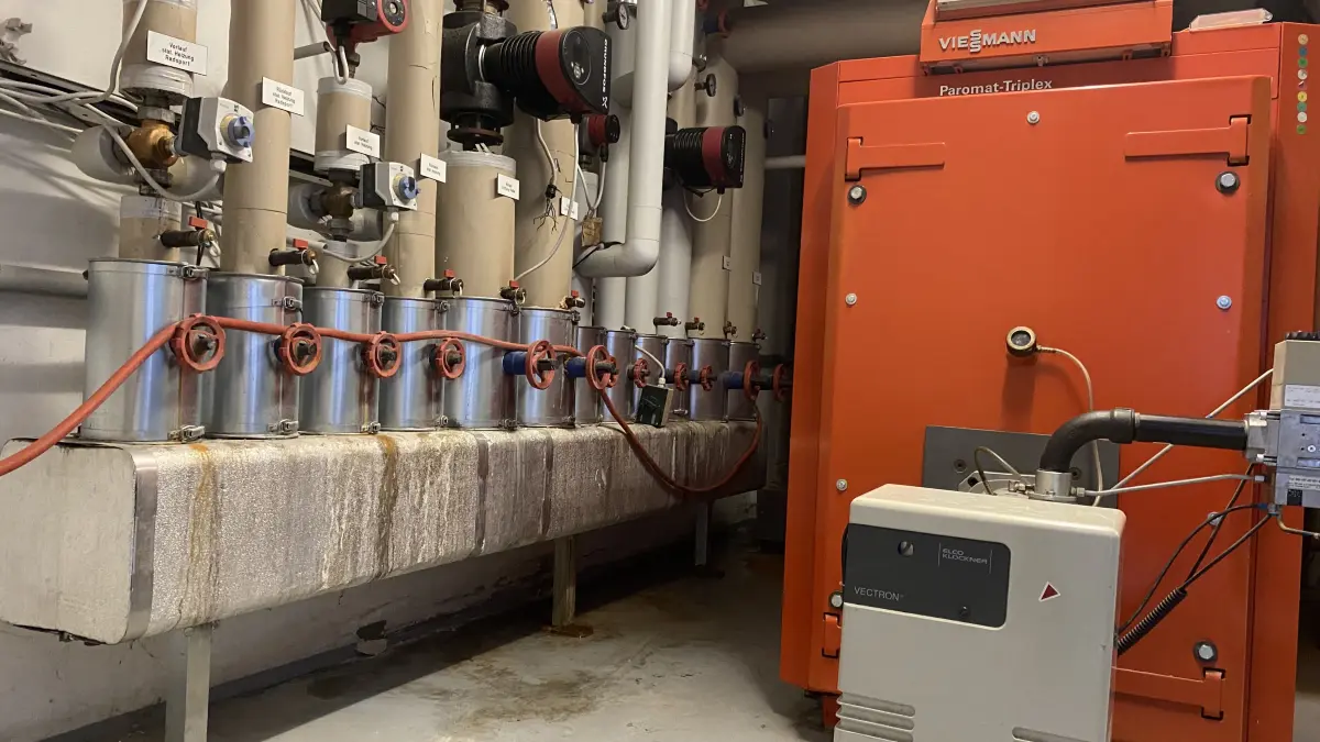 Kaputt: die Heizungsanlage in der Pneumant-Sporthalle in Fürstenwalde. Eine Reparatur ist dringend, sonst bleibt die Schulsporthalle im Winter kalt.
