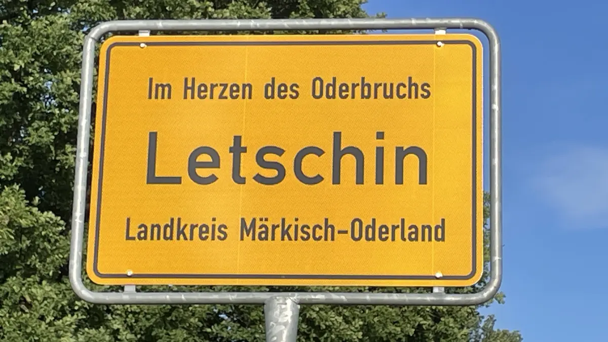 Zusatz-Bezeichnung verpflichtet: Die Gemeinde Letschin hat auf ihrer Ortstafel den Zusatz "Im Herzen des Oderbruchs" . Das spricht auch für die integrative Kraft der Einwohner aller zehn Ortsteile. Wer sich einbringt, gehört dazu. Fremde sind willkommen. Das soll auch so bleiben.