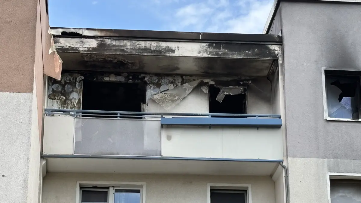 Die ausgebrannte Wohnung im Weinbergweg in Frankfurt (Oder) gehört zu einem Mehrfamilienhaus der Wohnbau. Wie es dort weitergeht.