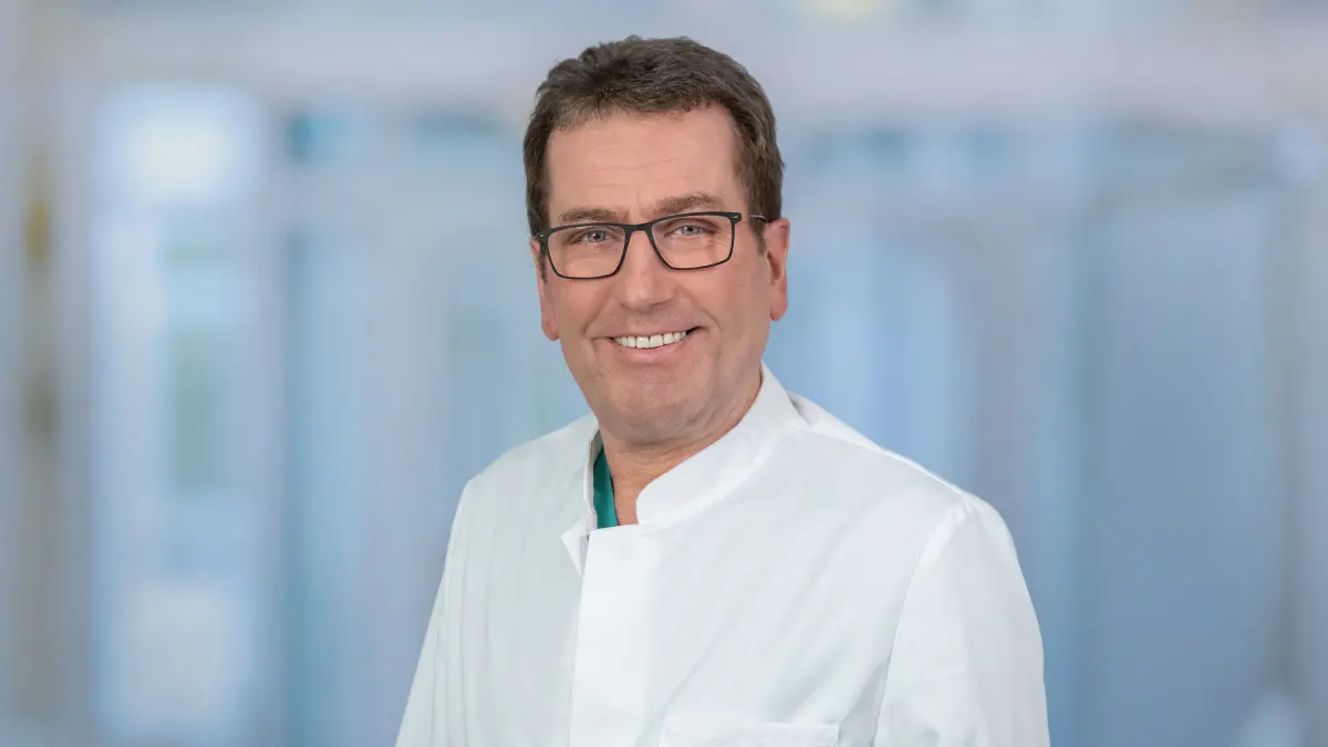 Er weiß, worauf Herzpatienten bei der Hitze besonders aufpassen müssen: Prof. Dr. Christian Butter, Chefarzt Immanuel Klinikum Bernau Herzzentrum Brandenburg