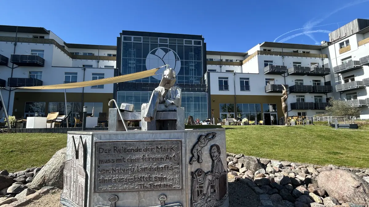 Das Resort Mark Brandenburg in Neuruppin ist das größte Hotel in Neuruppin und Umgebung. Der letzte Direktor kündigte im Januar 2026, die Stellvertreterin ist im Babyjahr. Wer leitet das Hotel jetzt?