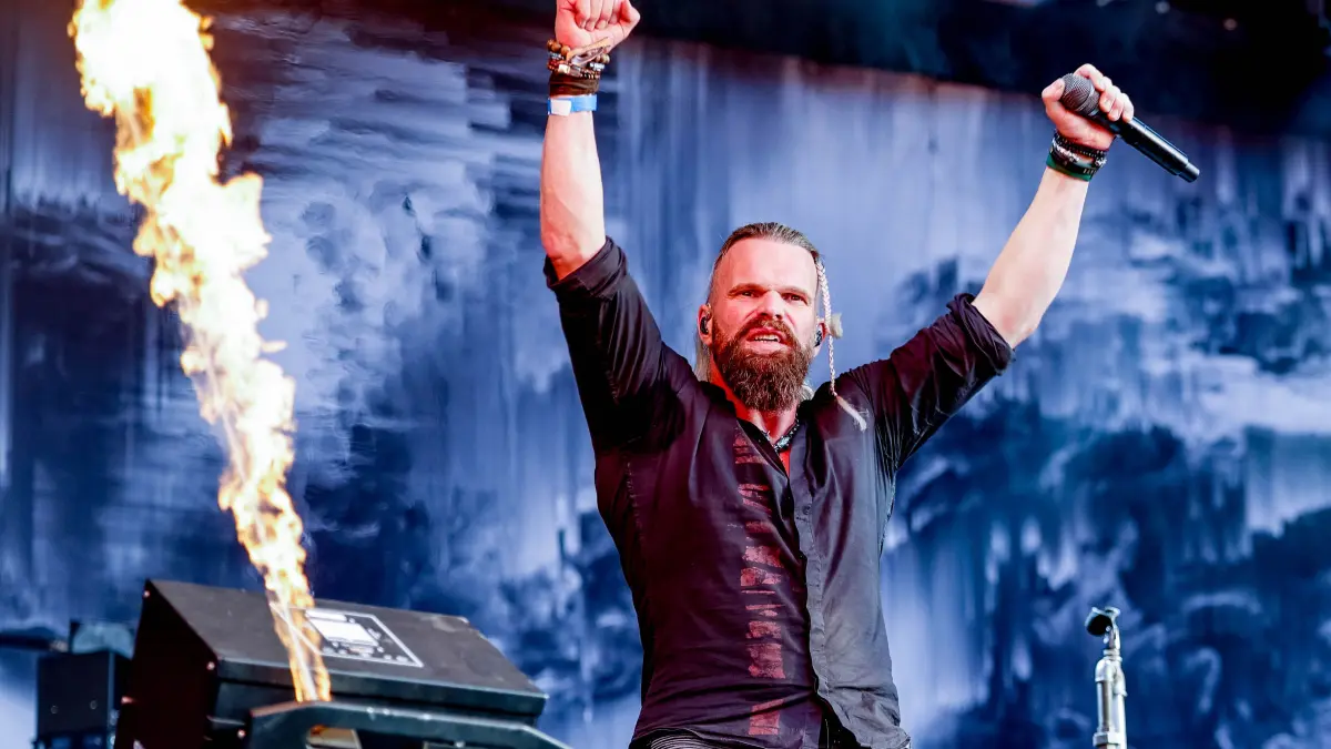 Jörg Roth, Sänger der Band Saltatio Mortis, steht beim Wacken Open Air auf der Bühne. +++ dpa-Bildfunk +++