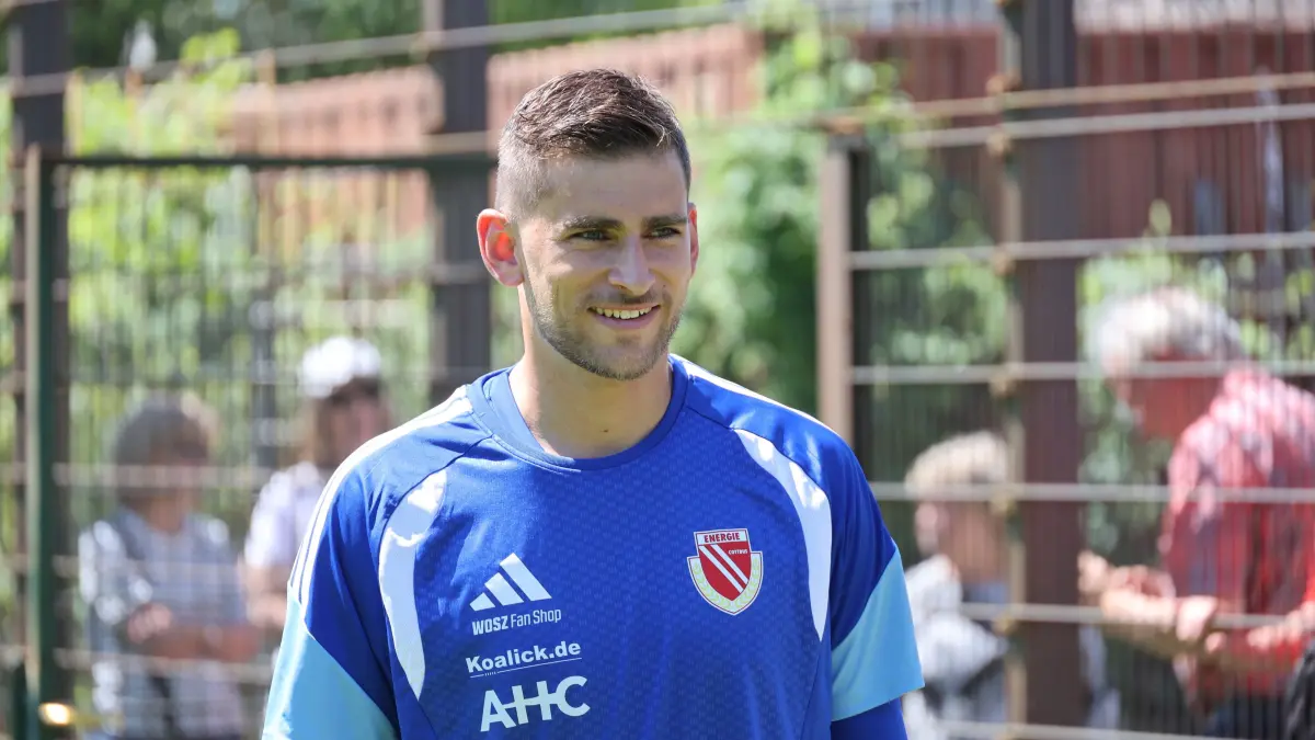 Fussball 2. Liga 2026/2027 FC Energie Cottbus - Trainingsauftakt: Julian Pollersbeck (Probespieler Torwart)