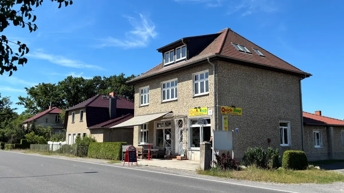 Der Quick-Shop an der L23 im Grünheider Ortsteil Spreeau war eine Institution für Einheimische und Pendelnde. Nun steht fest, wie es mit dem Laden weitergeht.