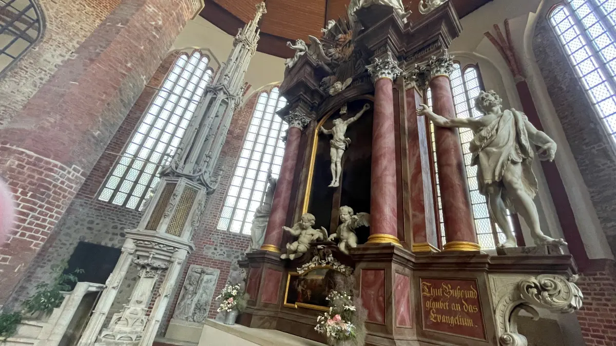 Der Dom von Fürstenwalde strahlt Ruhe und Würde aus. Gerade bei hohen Temperaturen ein idealer Platz, um Kraft zu tanken.