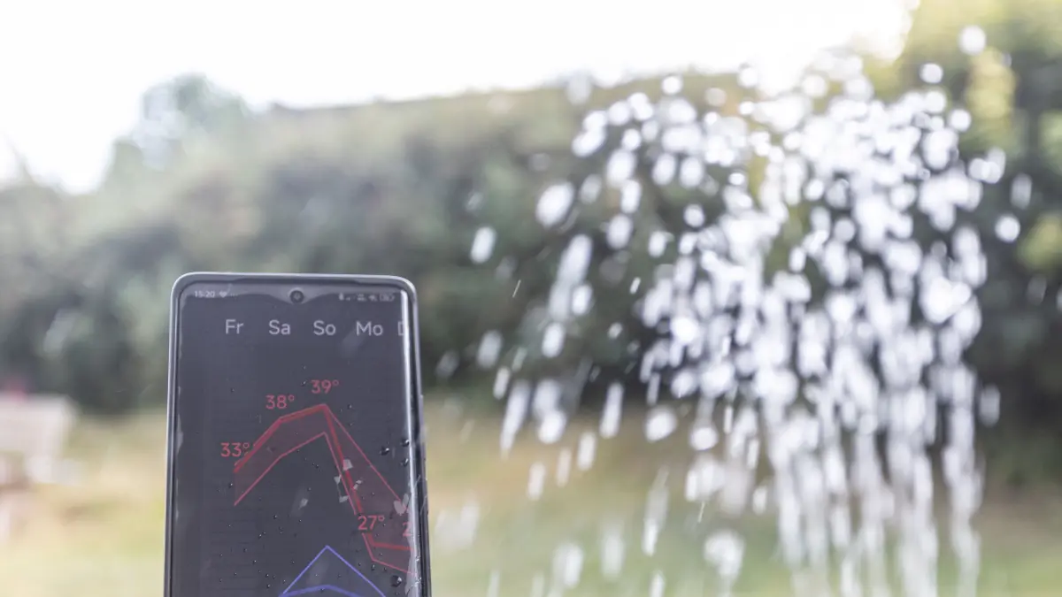 Abkülung dringend gesucht. Am Sonntag orientiert sich das Thermometer an der 40 Grad Marke.