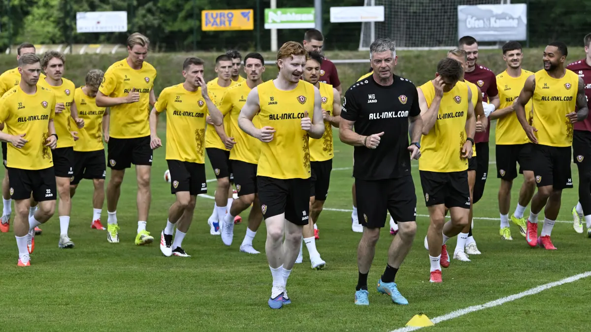 Trainingsauftakt bei Dynamo Dresden in Weinböhla: Vor 1350 Fans gab die SGD einen ersten Einblick in den Kader für die Saison 2026/27 in der 2. Fußball-Bundesliga.
