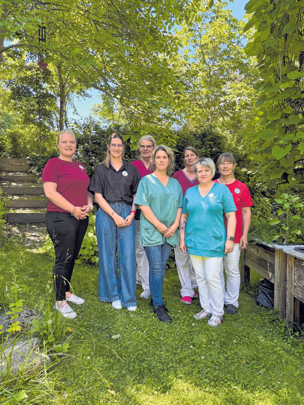 Freuen sich mit ihren Kollegen auf interessierte Besucher: Pflegedienstleiterin Christin Ruschke, Gesine König vom Sozialdienst sowie die Hospiz-Mitarbeiterinnen Ines Martens, Nadine Groß, Steffi Jäckel, Silvana Lorenz und Christina Difflipp (v.l.).