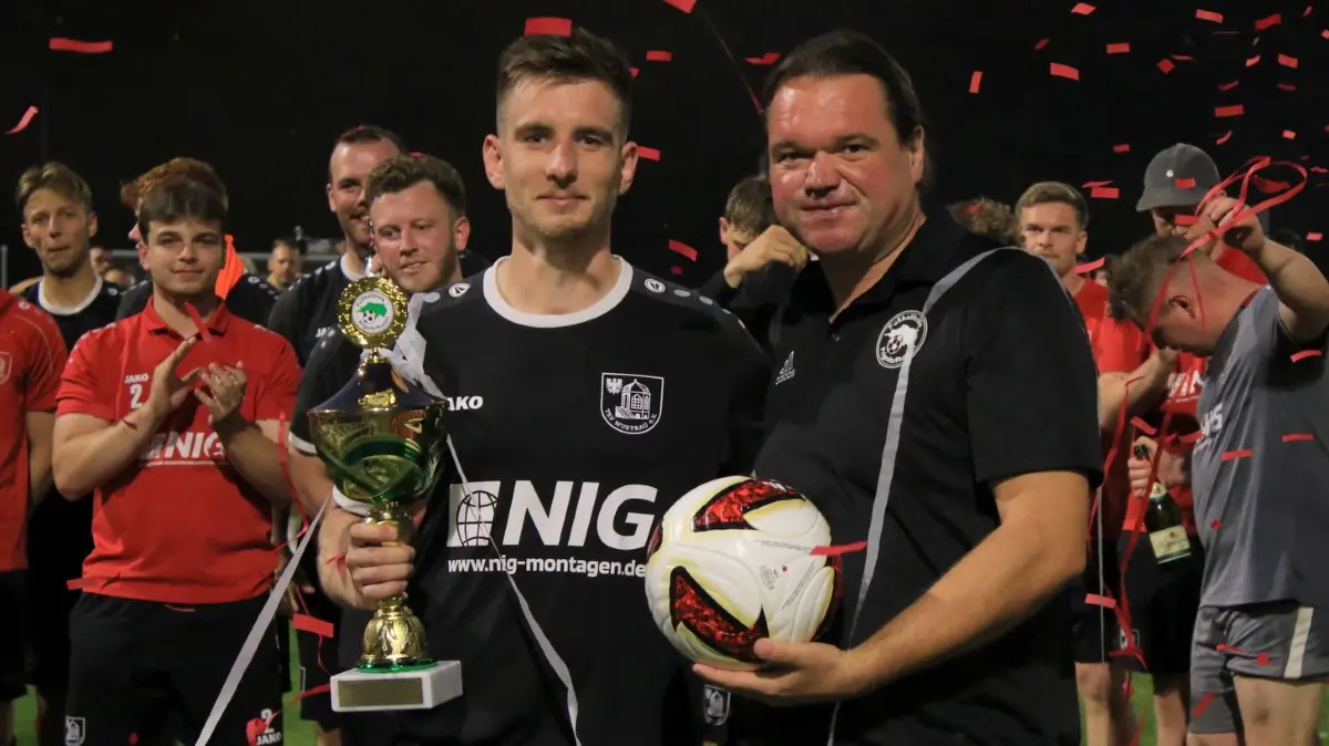 Kreispokal Endspiel in Prignitz/Ruppin, mit Eiche Weisen gegen TSV Wustrau 2:3 vor 1100 Zuschauern