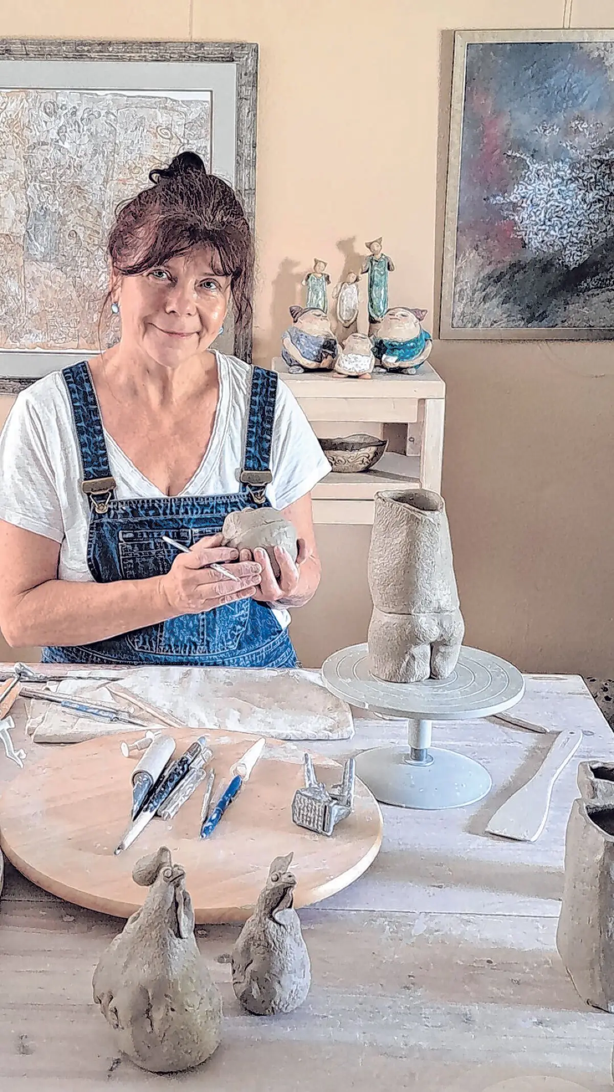 Mit viel Herzblut, Fantasie und einem Gespür für die kleinen Freuden des Lebens erschafft Marit Tantarn in ihrer Lindengalerie einzigartige Keramik- und Kunstwerke.