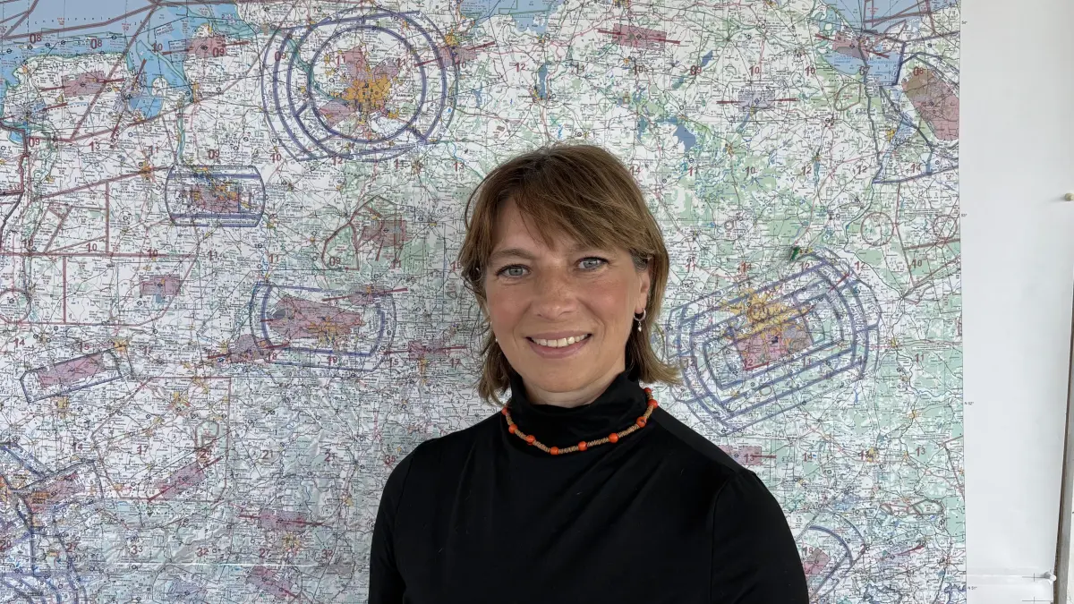 Elena Klug ist die neue Inhaberin des Flugplatzes Finow in Eberswalde.