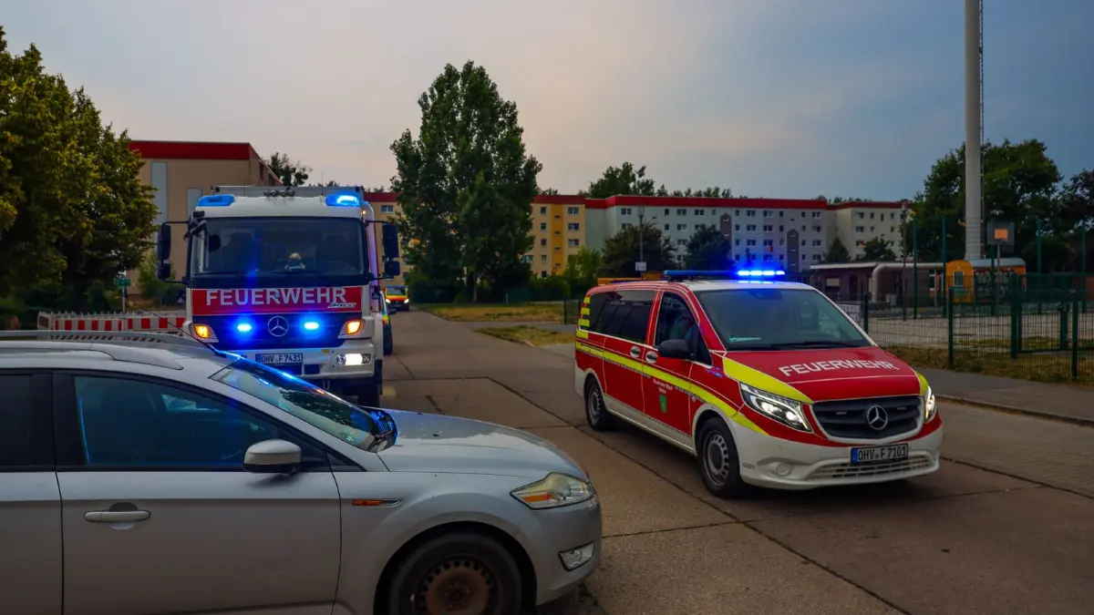 Die Feuerwehr Velten sicherte während des Einsatzes sowohl die Unfallstelle als auch den Landeplatz für den Rettungshubschrauber ab. Zudem unterstützten die Einsatzkräfte die Rettungsmaßnahmen und sorgten für die Absicherung der Einsatzstelle.