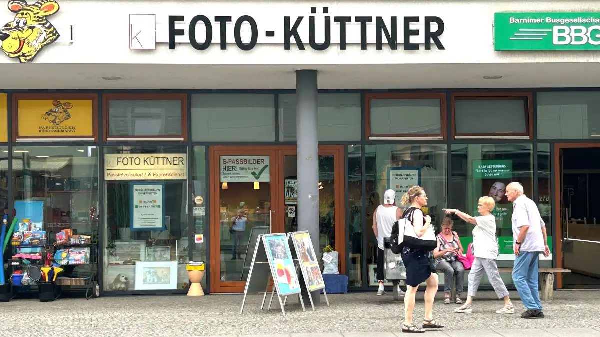 Bekannte Adresse in Eberswalde: Das Geschäft von Foto-Küttner befindet sich seit 2007 an der Friedrich-Ebert-Straße 27 im Paul-Wunderlich-Haus. Jetzt wird ein Nachmieter gesucht.
