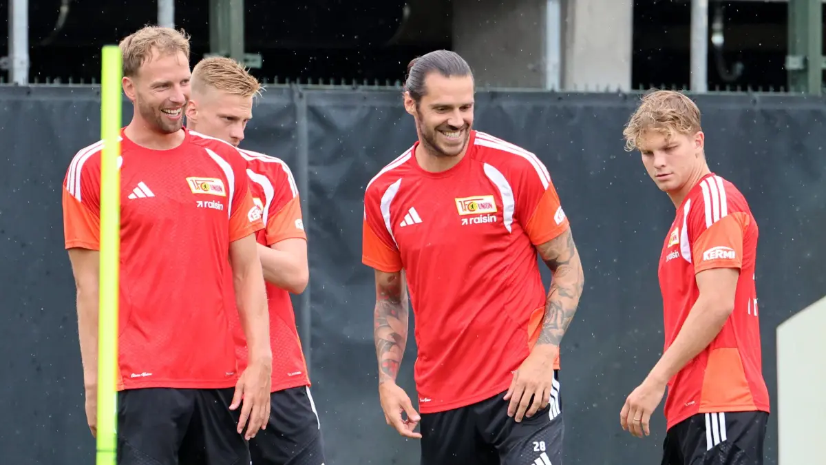 Uniontraining: Marvin Friedrich, Christopher Trimmel, Andras Schäfer / Auftakttraining / / Fußball Fussball / Training / Bundesliga Herren DFL / Saison 2026/2027 / 01.07.2026 / 1.FC Union Berlin FCU / DFL regulations prohibit any use of photographs as image sequences and/or quasi-video. / *** Marvin Friedrich, Christopher Trimmel, Andras Schäfer: First Training Session, Sports, Soccer, Soccer Training, Bundesliga, Men s, DFL, 20262027 Season, January 7, 2026, 1. FC Union Berlin FCU. DFL regulations prohibit any use of photographs as image sequences and/or quasi-video.