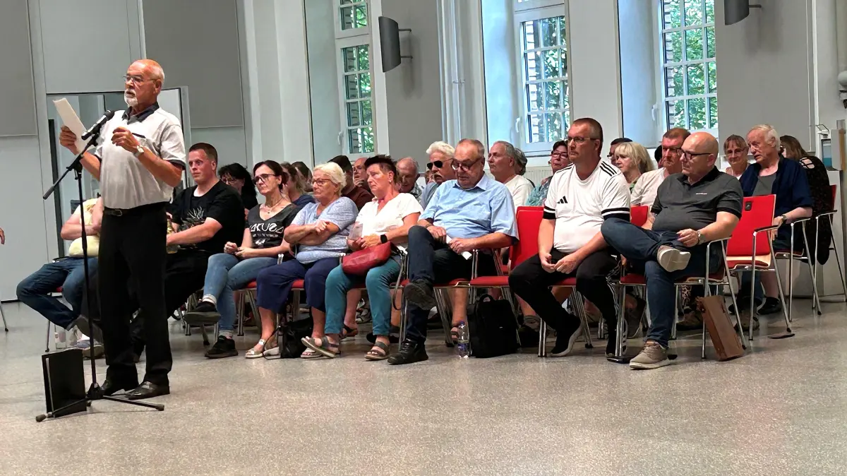 Appell an die Kommunalpolitik von Eberswalde: In der Einwohnerfragestunde der Stadtverordnetenversammlung meldet sich auch Uwe Blättermann zu Wort, der seit 1989 eine Parzelle in der Kleingartenalage Fundgrube nutzt. Was hatte er zu kritisieren?