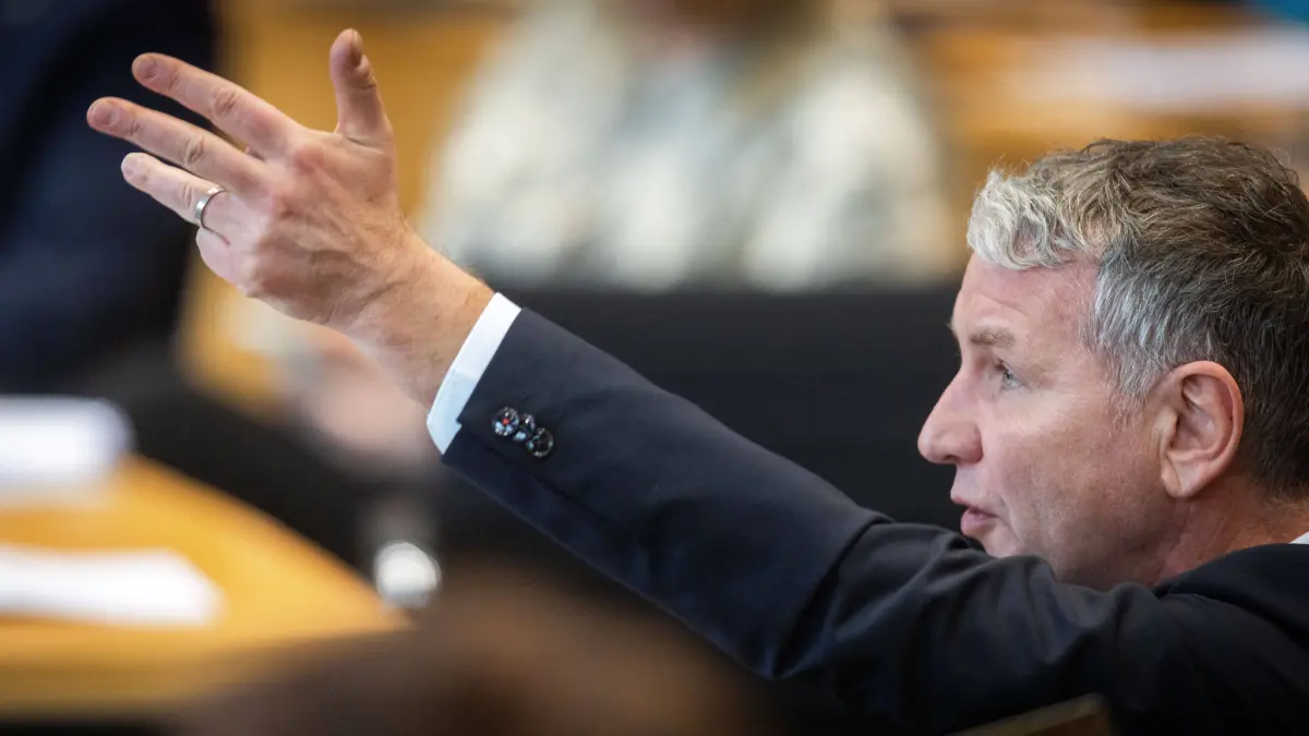 Dwr AfD-Landeschef Björn Höcke im thüringischen Landtag in Erfurt (Archivbild).