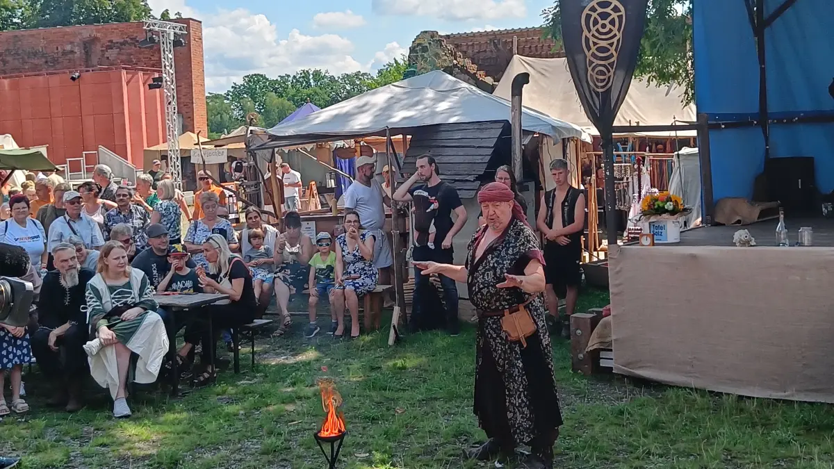 Mittelalterspektakel im Vorjahr auf der Burg Beeskow