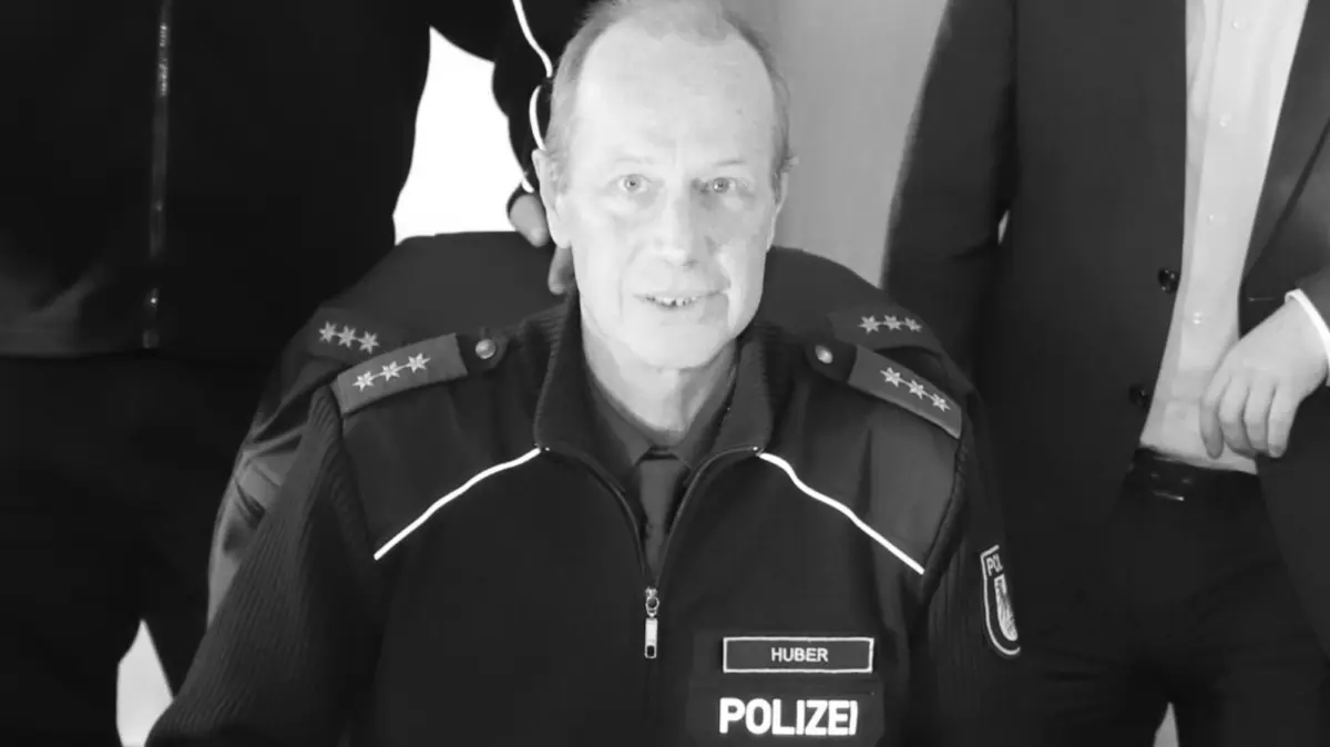 Polizeidirektor Jürgen Huber ist tot. Der Chef der Polizeiinspektion Oder-Spree/ Frankfurt (Oder) starb im Alter von 62 Jahren.