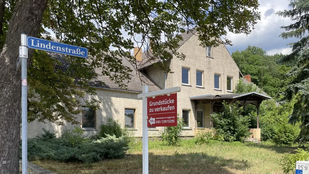 In der Sommerauktion der Deutsche Grundstücksauktionen AG fand das Rittergut Oegeln bei Beeskow keinen Käufer. Im Nachverkauf liegt das Mindestgebot deutlich niedriger.