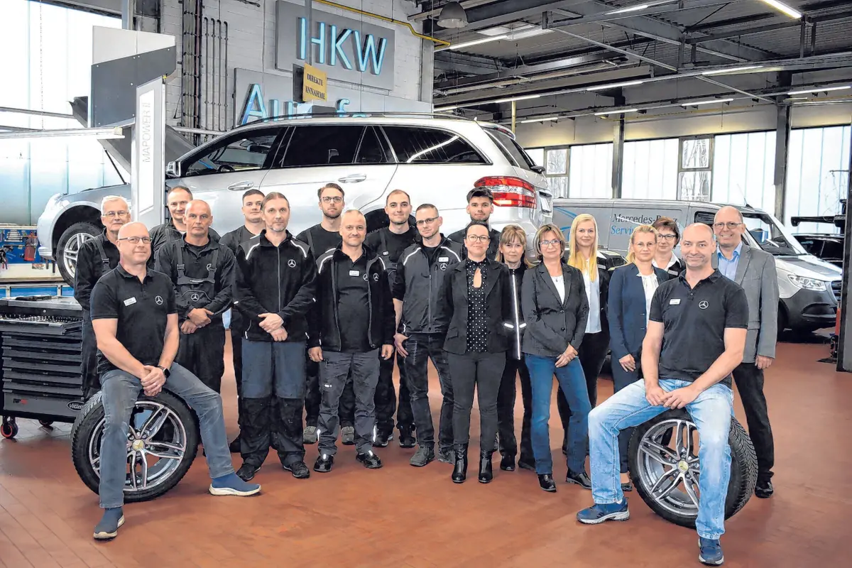 Ob Werkstatt, Service, Verwaltung oder Verkauf – hinter der HKW Autoforum GmbH steht ein eingespieltes Team. Viele der 22 Mitarbeiter gehören dem Unternehmen bereits seit vielen Jahren an.
